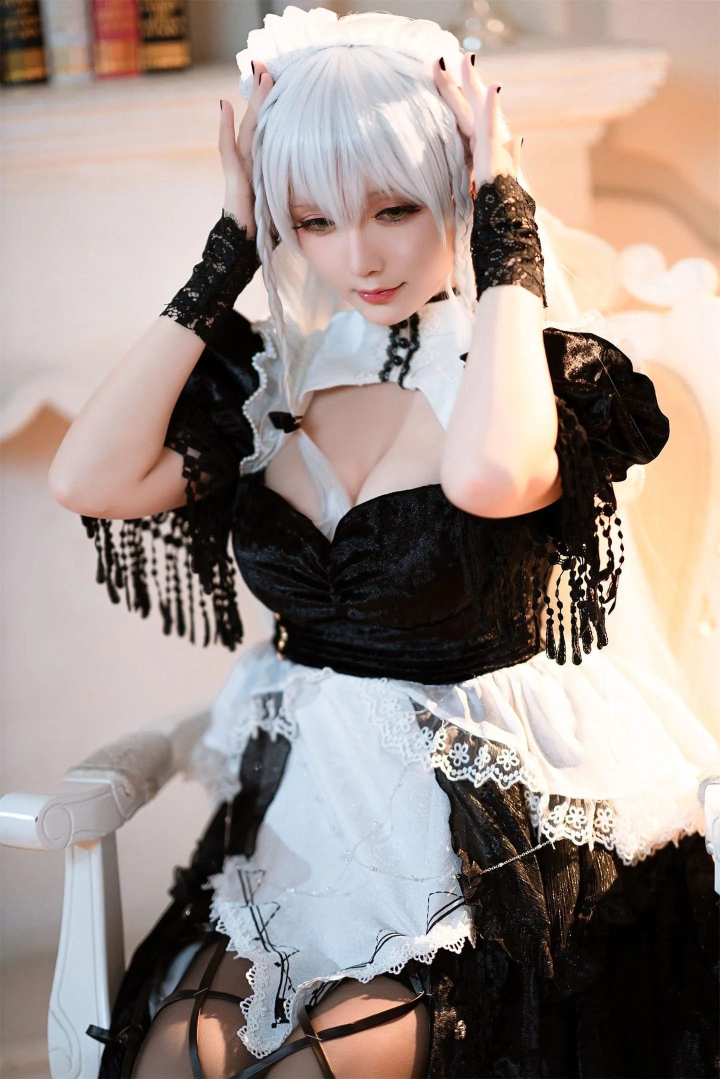 黑丝白发性感女仆cosplay-绝对领域