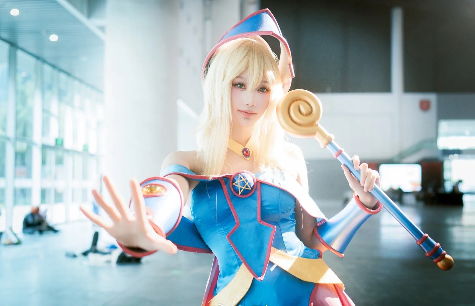 《游戏王》黑魔导女孩cosplay-绝对领域