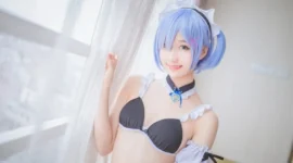 性感拉姆和雷姆COS写真，颜值碾压动漫-绝对领域