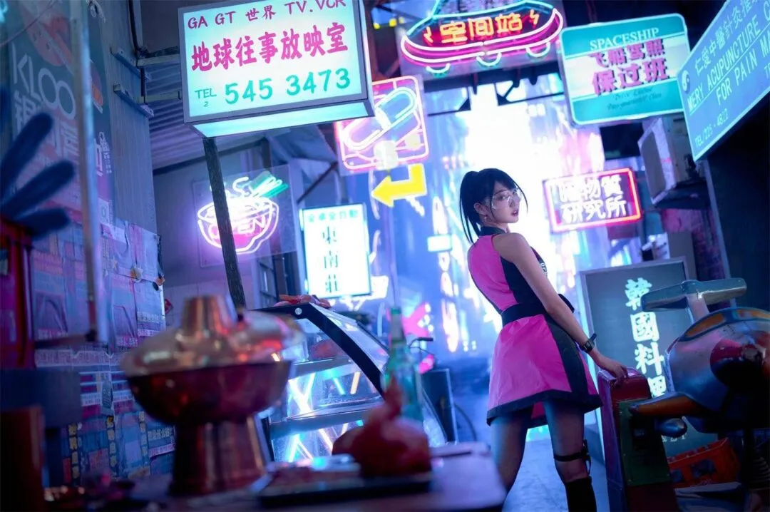 科幻风美少女性感私房写真-绝对领域