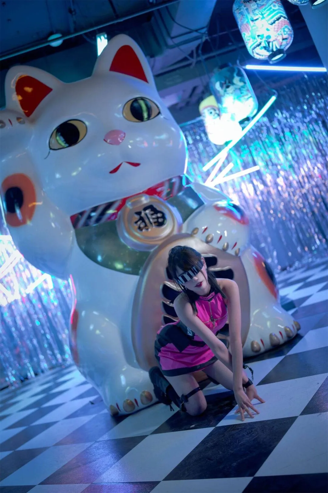 科幻风美少女性感私房写真-1