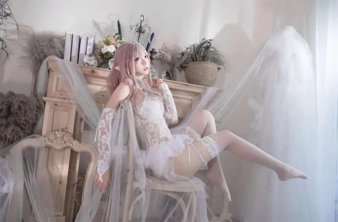 精灵少女性感白丝私房写真-绝对领域