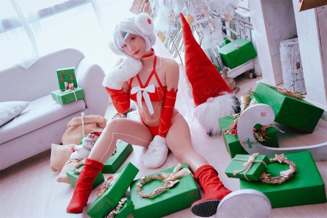 美少女性感圣诞内衣私房写真-绝对领域