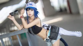 明日方舟 陈2cosplay-绝对领域