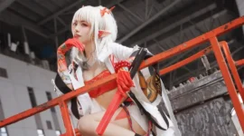 《明日方舟》年cosplay-绝对领域