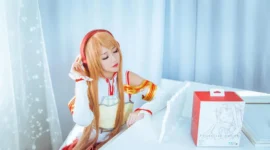 《刀剑神域》亚丝娜cosplay-绝对领域