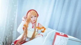《刀剑神域》亚丝娜cosplay-绝对领域
