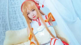 《刀剑神域》亚丝娜cosplay-绝对领域