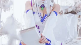 《Re：从零开始的异世界生活》爱蜜莉雅cosplay-绝对领域