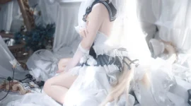 《碧蓝航线 》可畏 梳妆的大小姐cosplay-绝对领域