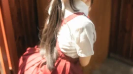 《红火车》少女写真-绝对领域