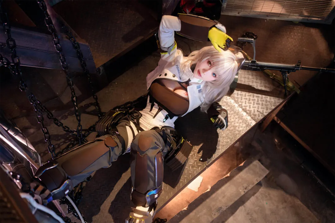 《少女前线2：追放》佩里缇亚cosplay-10