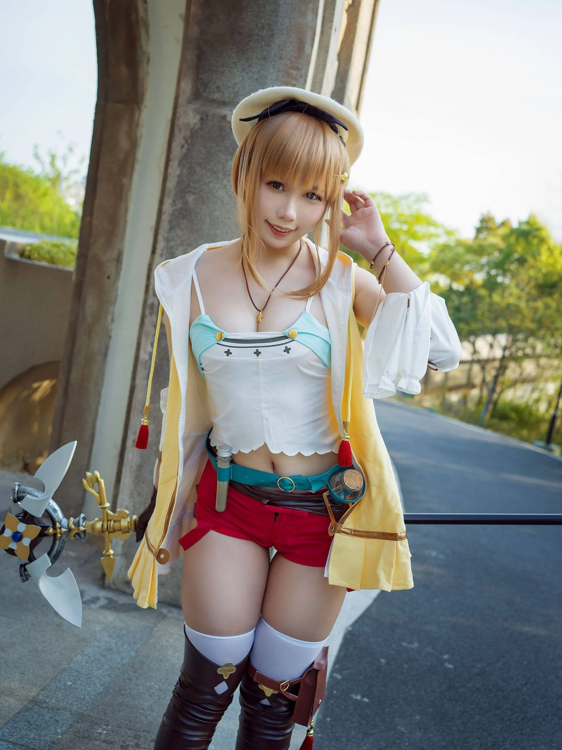 莱莎的炼金工房莱莎cos——性感肉腿翘臀-绝对领域