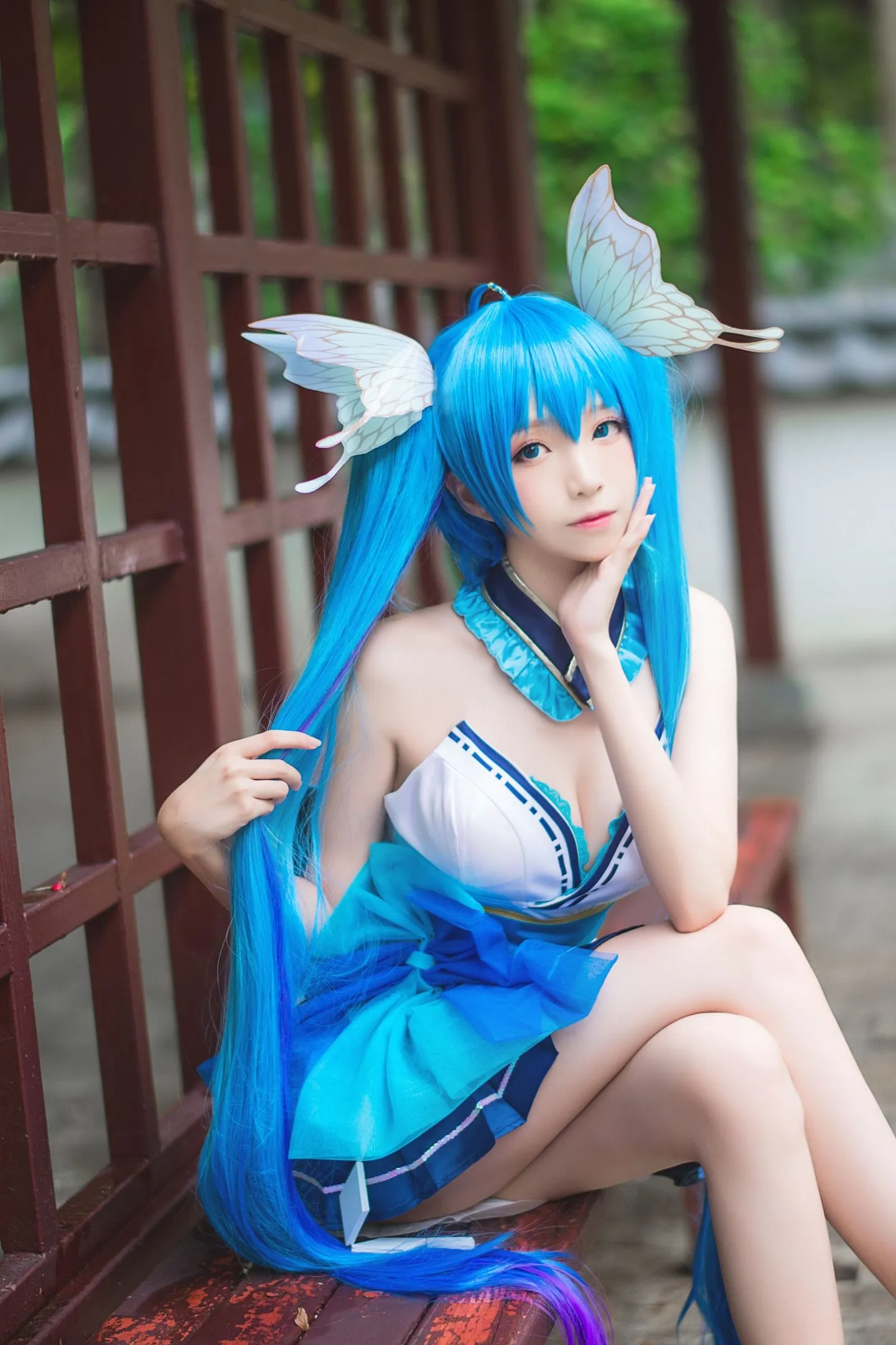 初音未来超短裙cosplay-绝对领域