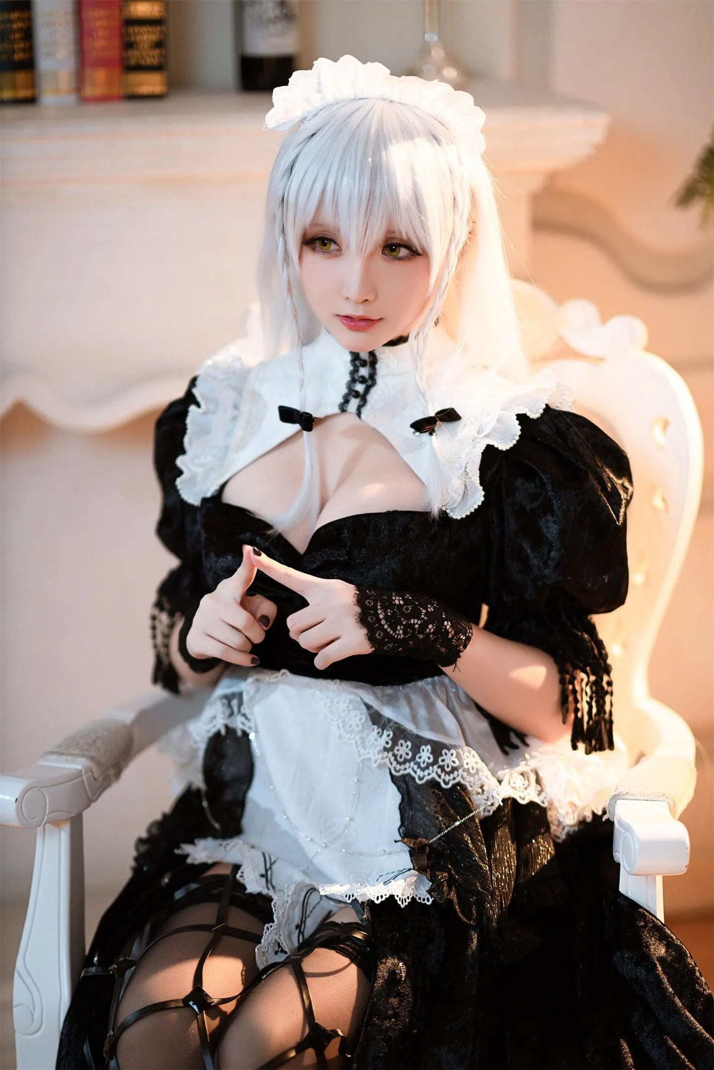 黑丝白发性感女仆cosplay-绝对领域