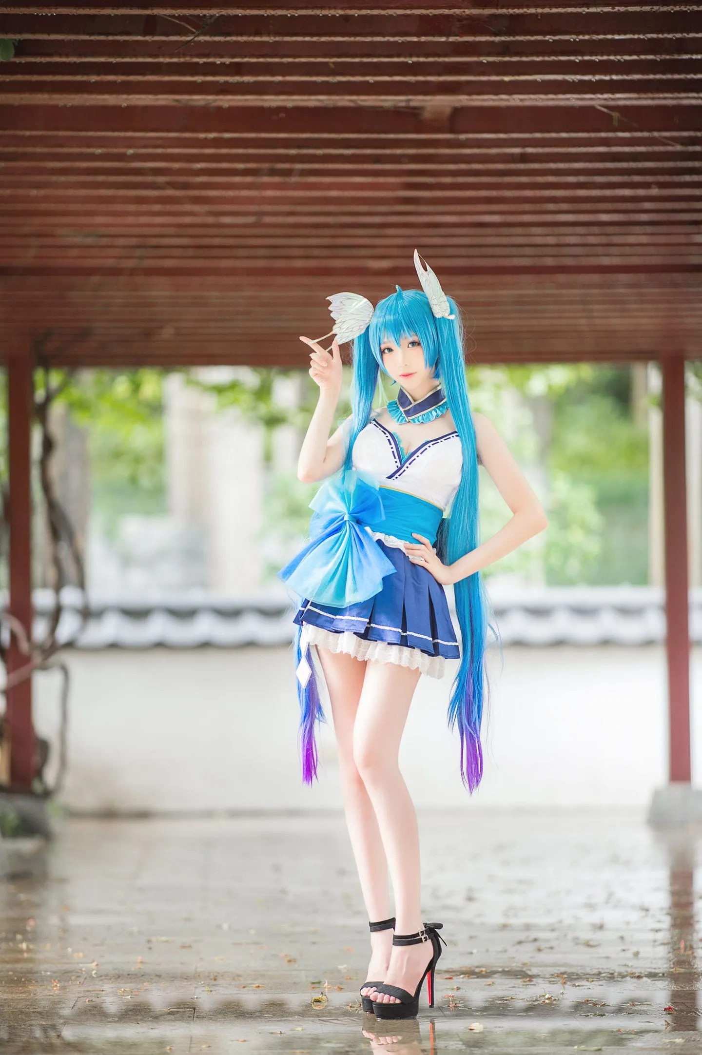 初音未来超短裙cosplay-绝对领域