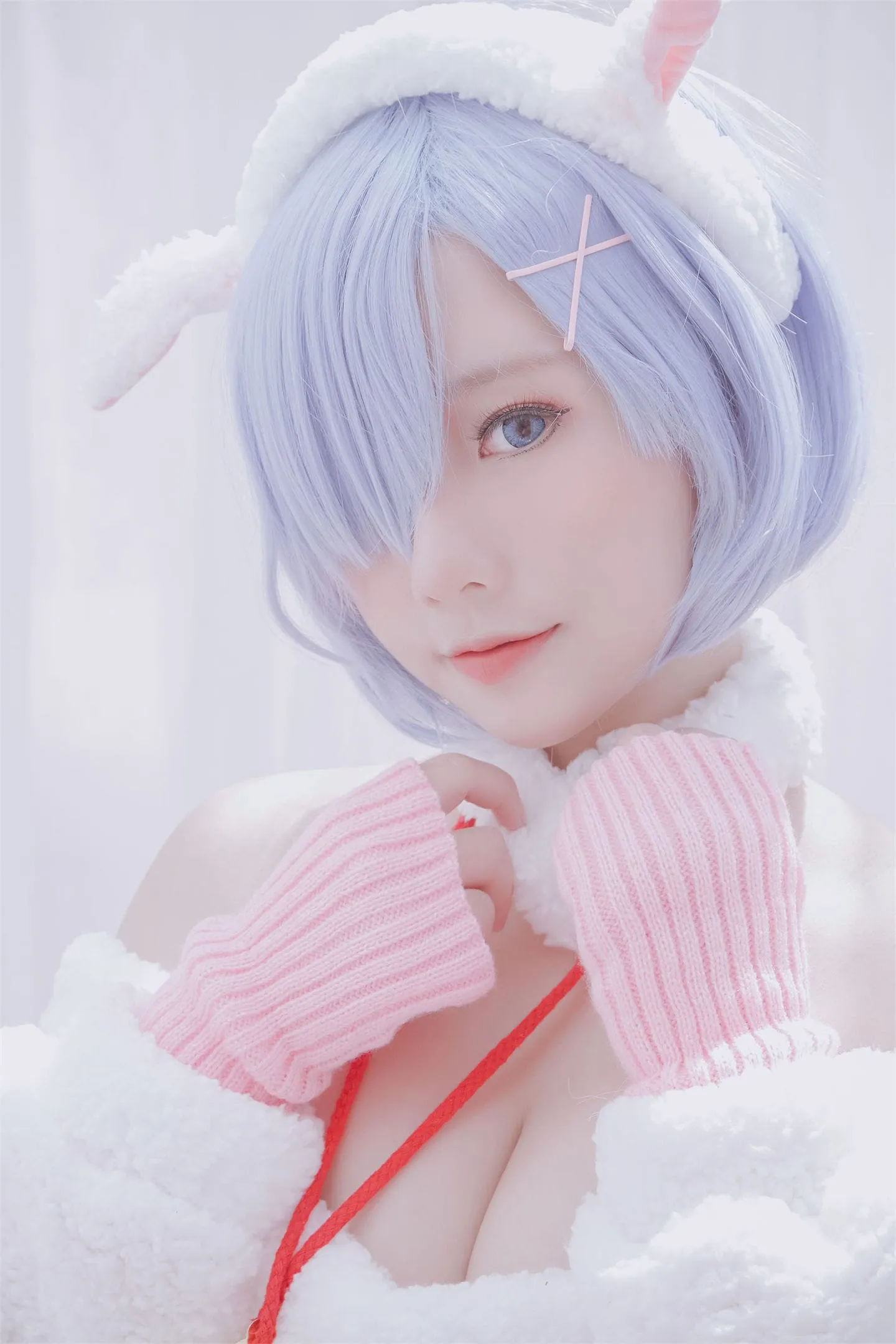 8eec8744a62c440-1