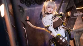《少女前线2：追放》佩里缇亚cosplay-绝对领域