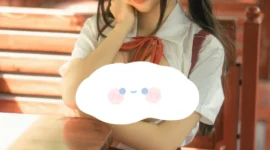 《红火车》少女写真-绝对领域