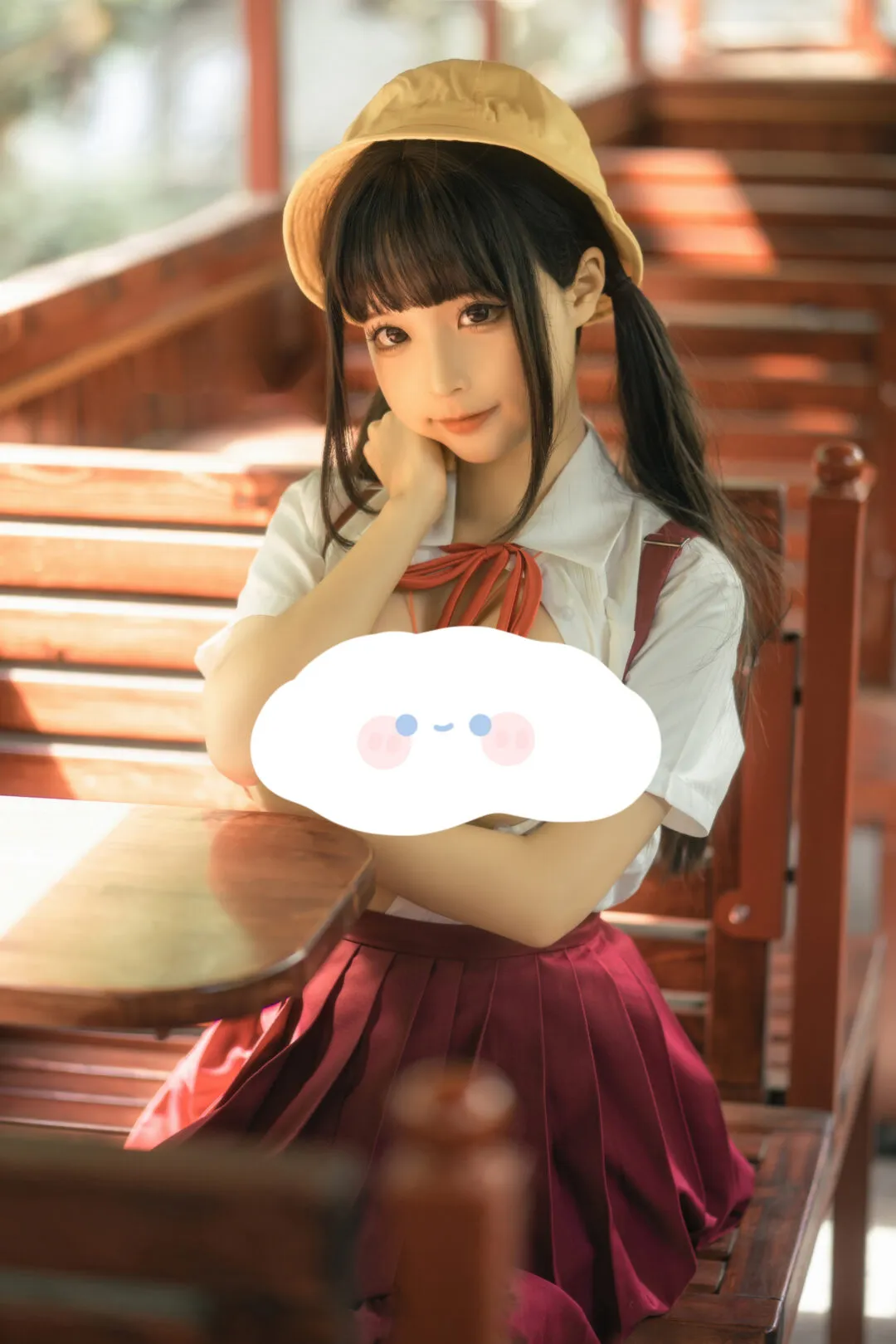 《红火车》少女写真-绝对领域