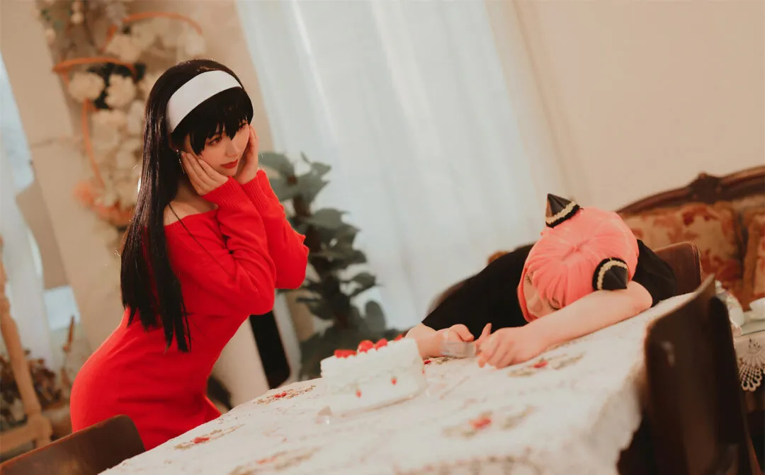 《间谍×过家家》约尔cosplay-绝对领域