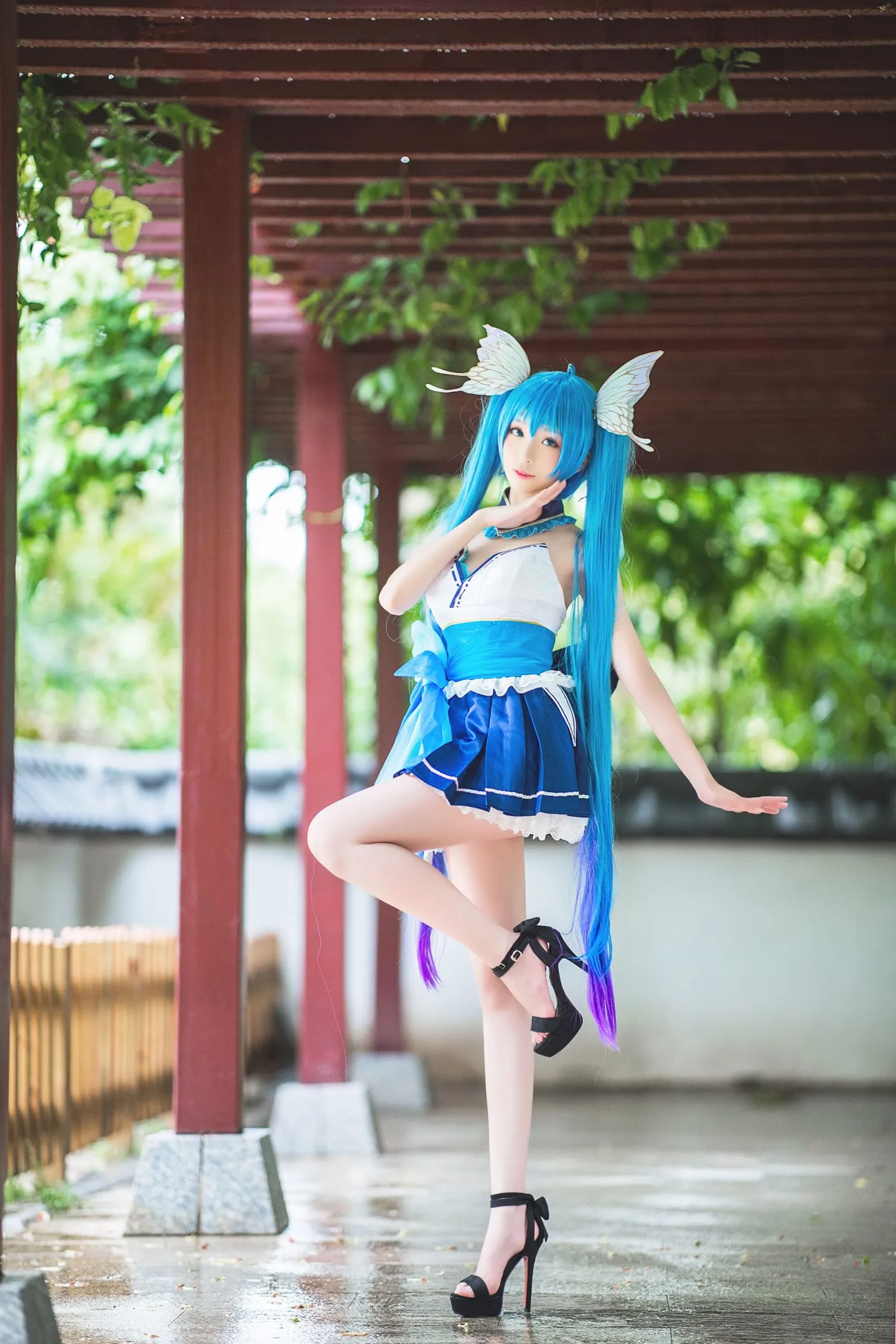 初音未来超短裙cosplay-绝对领域